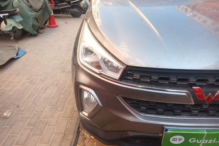 Used Wuling Hongguang S3 2018 1.5T Manual Luxury Model China V Standard Right Front Headlight