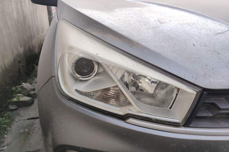 Used Wuling Hongguang S3 2018 1.5L Manual Comfort Model China V Standard Right Front Headlight