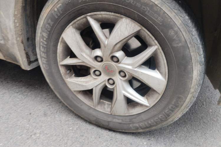 Used Wuling Hongguang S3 2018 1.5L Manual Comfort Model China V Standard Right Front Wheel Hub