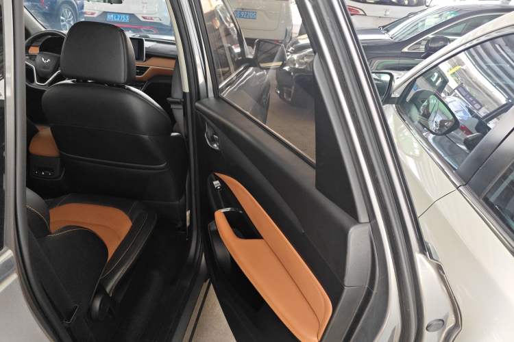 Used Wuling Hongguang S3 2018 1.5L Manual Luxury Model China V Standard Right Rear Door Interior