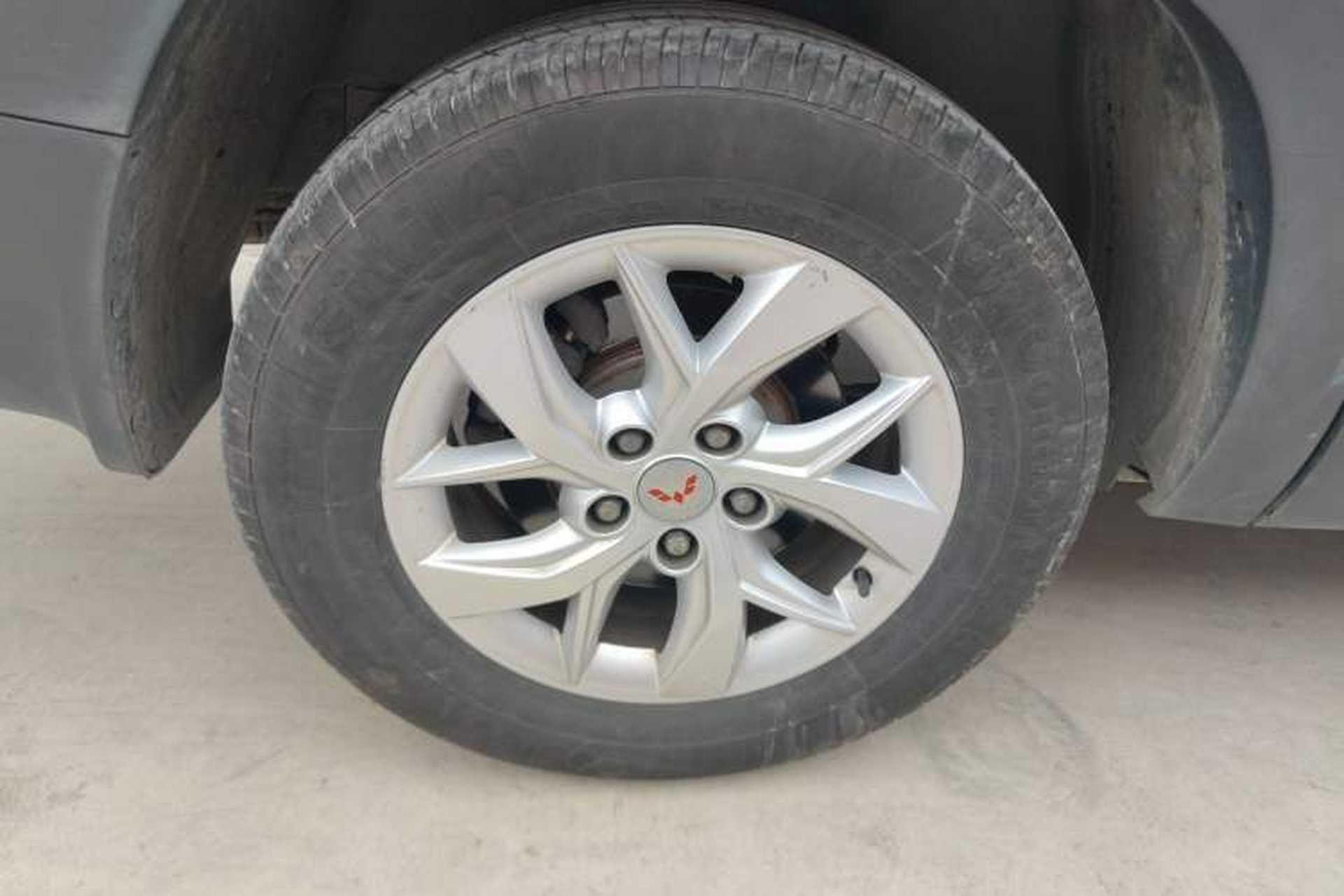 Used Wuling Hongguang S3 2018 1.5T Manual Comfort Model China V Standard Right Rear Wheel Hub