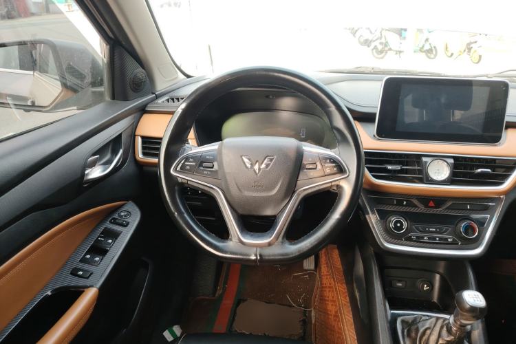 Used Wuling Hongguang S3 2018 1.5T Manual Luxury Model China V Standard Steering Wheel