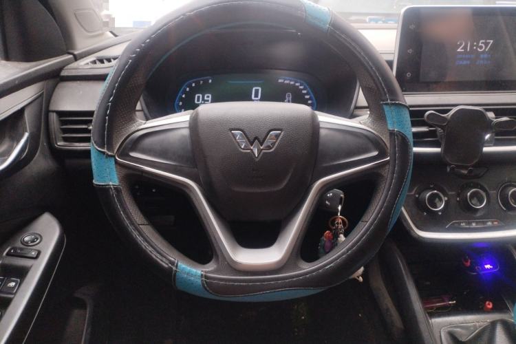 Used Wuling Hongguang S3 2018 1.5L Manual Comfort Model China V Standard Steering Wheel