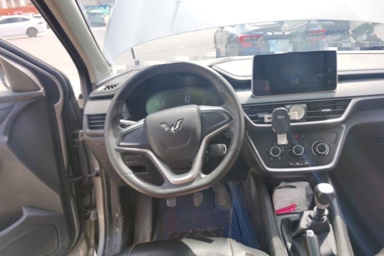 Used Wuling Hongguang S3 2018 1.5L Manual Comfort Model China V Standard Steering Wheel