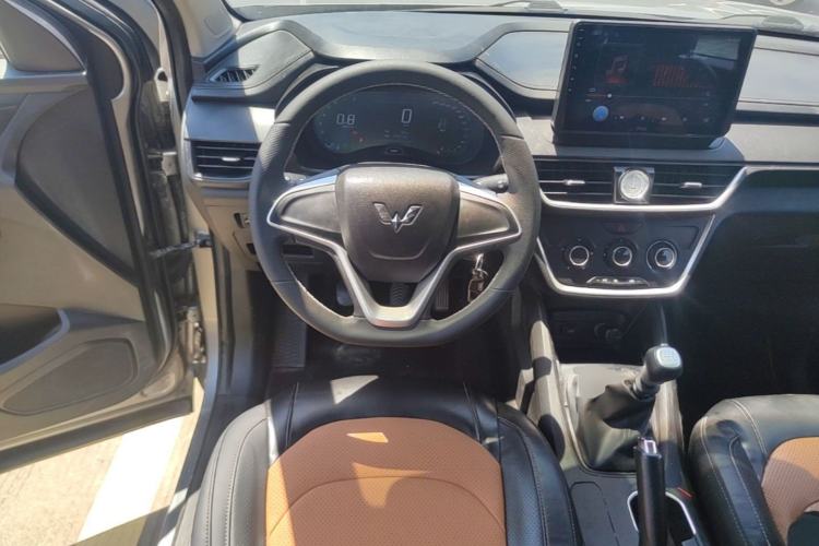 Used Wuling Hongguang S3 2018 1.5L Manual Comfort Model China V Standard Steering Wheel