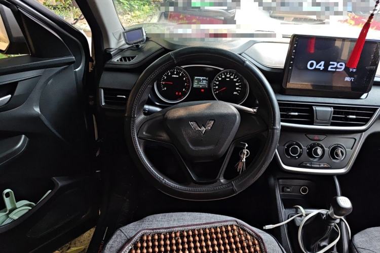 Used Wuling Hongguang S3 2018 1.5L Manual Standard Version China V Standard Steering Wheel
