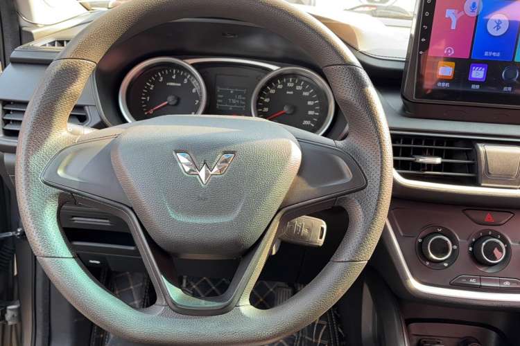 Used Wuling Hongguang S3 2018 1.5L Manual Standard Version China V Standard Steering Wheel