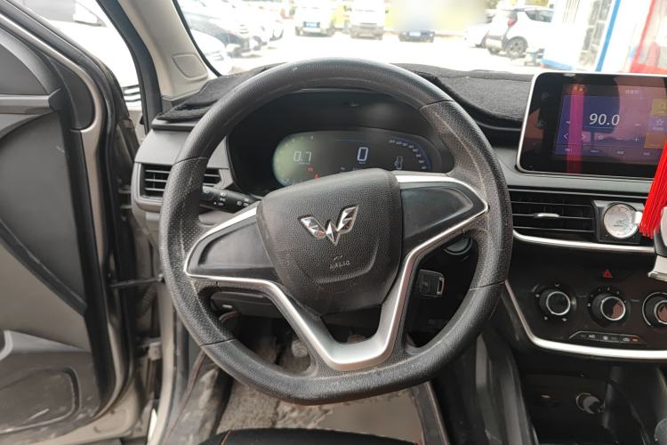 Used Wuling Hongguang S3 2018 1.5T Manual Comfort Model China V Standard Steering Wheel