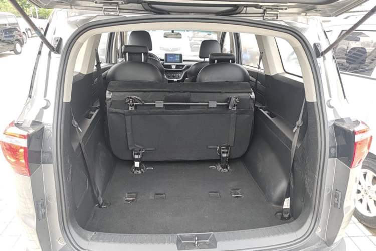 Used Wuling Hongguang S3 2018 1.5T Manual Comfort Model China V Standard Trunk