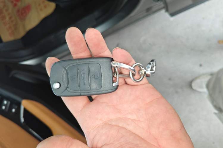 Used Wuling Hongguang S3 2018 1.5L Manual Luxury Model China V Standard Vehicle Key