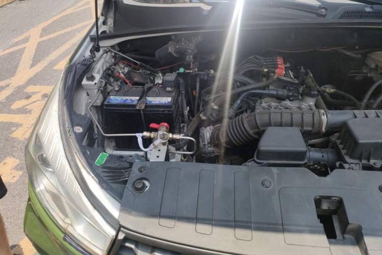 Used Wuling Hongguang S3 2018 1.5L Manual Standard Version China V Standard Engine Bay Right