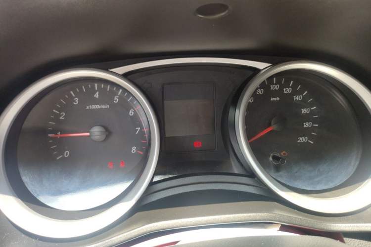 Used Wuling Hongguang S3 2018 1.5L Manual Standard Version China V Standard Odometer Close Up