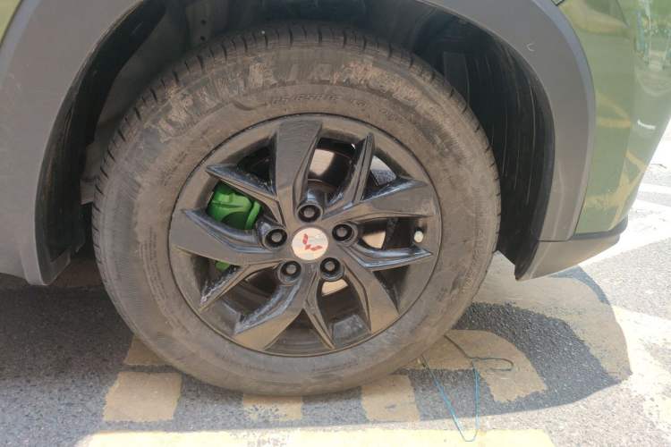Used Wuling Hongguang S3 2018 1.5L Manual Standard Version China V Standard Right Front Wheel Hub