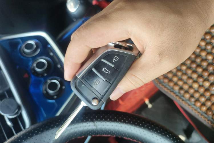 Used Wuling Hongguang S3 2018 1.5L Manual Standard Version China V Standard Vehicle Key