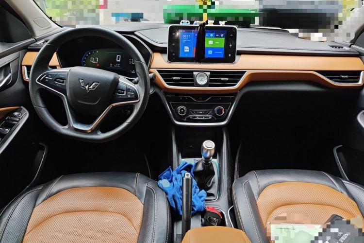 Used Wuling Hongguang S3 2018 1.5L Manual Luxury Model China V Standard Center Console