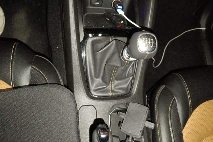 Used Wuling Hongguang S3 2018 1.5T Manual Luxury Model China V Standard Gear Lever