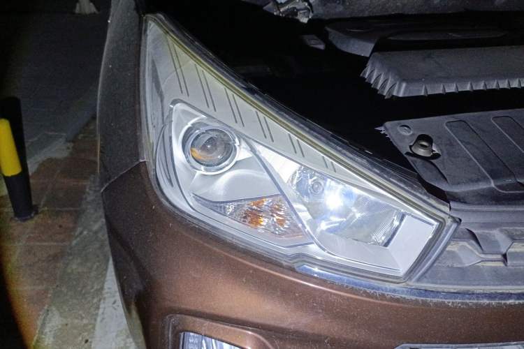 Used Wuling Hongguang S3 2018 1.5T Manual Luxury Model China V Standard Right Front Headlight