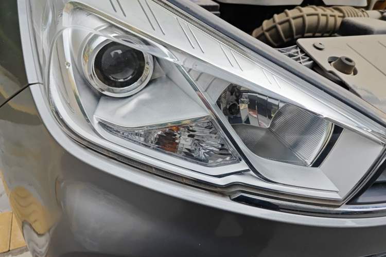 Used Wuling Hongguang S3 2018 1.5L Manual Luxury Model China V Standard Right Front Headlight