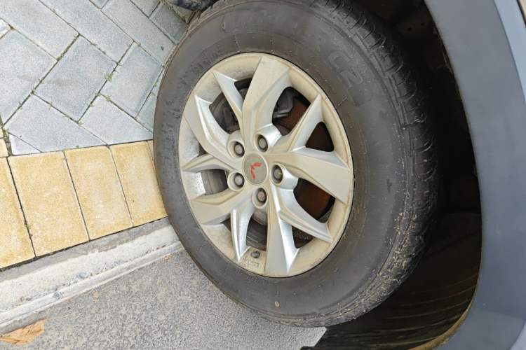 Used Wuling Hongguang S3 2018 1.5L Manual Luxury Model China V Standard Right Front Wheel Hub