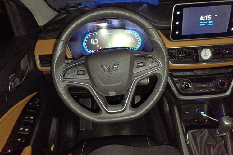 Used Wuling Hongguang S3 2018 1.5T Manual Luxury Model China V Standard Steering Wheel
