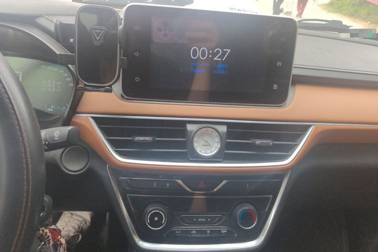Used Wuling Hongguang S3 2018 1.5T Manual Luxury Model China V Standard Audio And AC Panel