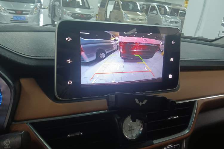 Used Wuling Hongguang S3 2018 1.5L Manual Luxury Model China V Standard Audio And AC Panel
