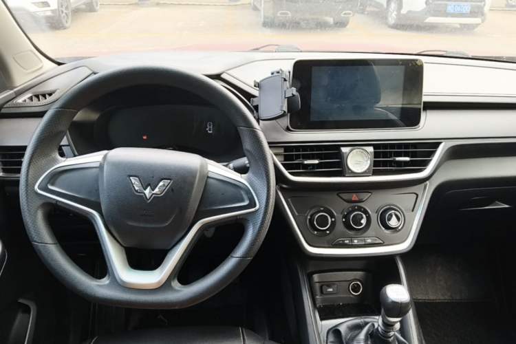 Used Wuling Hongguang S3 2018 1.5L Manual Comfort Model China V Standard Center Console