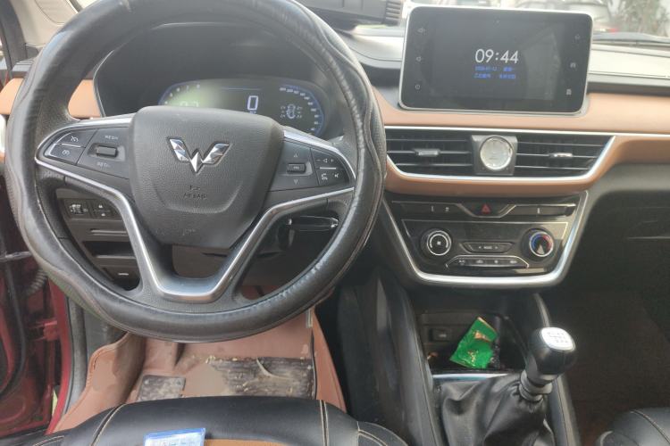 Used Wuling Hongguang S3 2018 1.5L Manual Luxury Model China V Standard Center Console