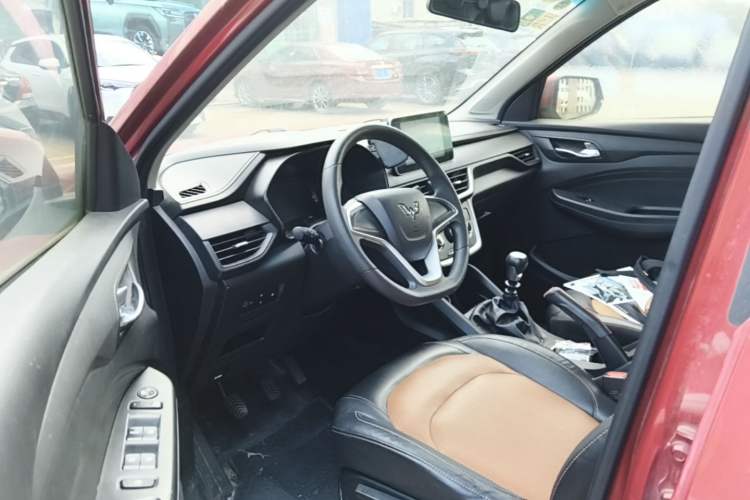 Used Wuling Hongguang S3 2018 1.5L Manual Comfort Model China V Standard Driver Seat