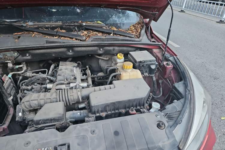 Used Wuling Hongguang S3 2018 1.5L Manual Standard Version China V Standard Engine Bay Left