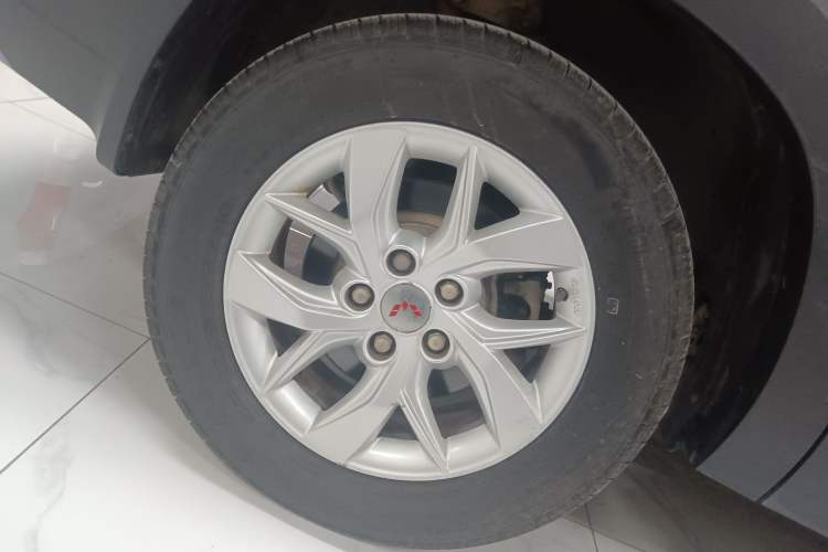 Used Wuling Hongguang S3 2018 1.5L Manual Luxury Model China V Standard Exterior 8