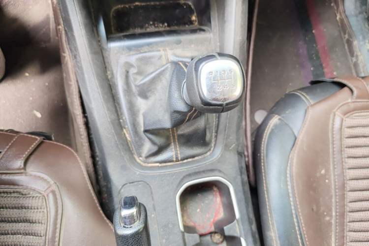 Used Wuling Hongguang S3 2018 1.5L Manual Comfort Model China V Standard Gear Lever