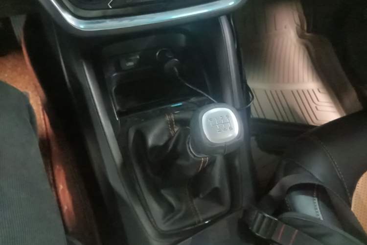 Used Wuling Hongguang S3 2018 1.5L Manual Luxury Model China V Standard Gear Lever