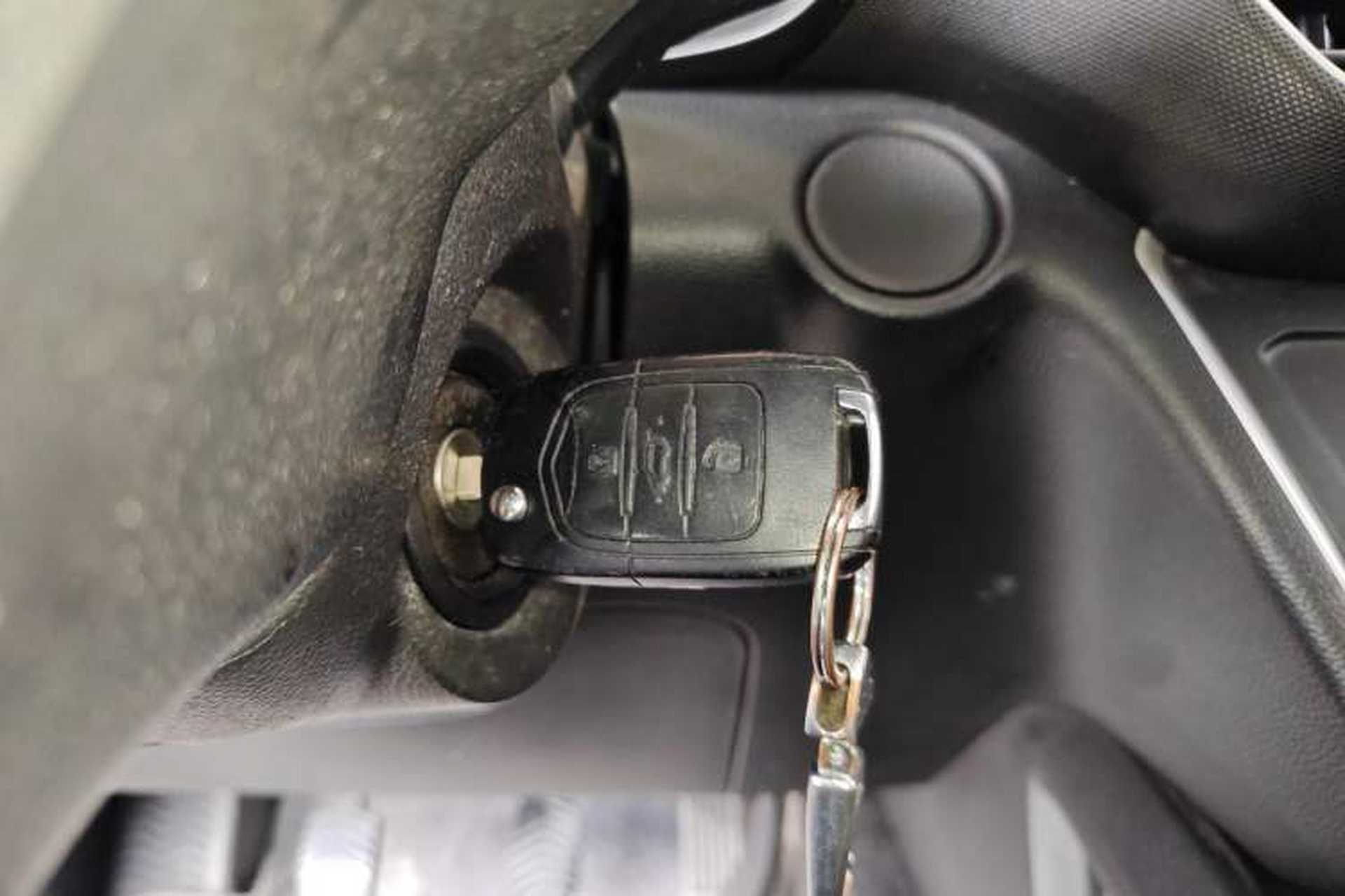 Used Wuling Hongguang S3 2018 1.5L Manual Comfort Model China V Standard Interior 1