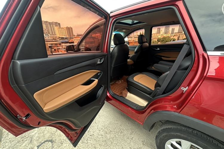 Used Wuling Hongguang S3 2018 1.5L Manual Luxury Model China V Standard Interior 1