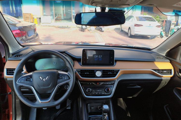 Used Wuling Hongguang S3 2018 1.5L Manual Luxury Model China V Standard Interior 2