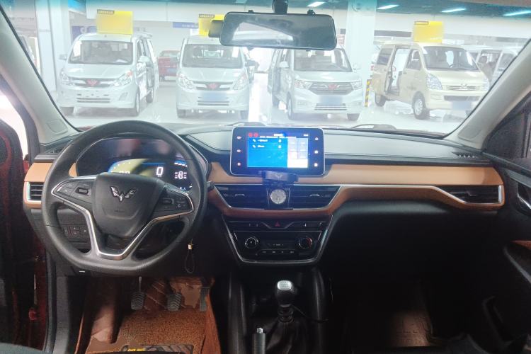 Used Wuling Hongguang S3 2018 1.5L Manual Luxury Model China V Standard Interior 2