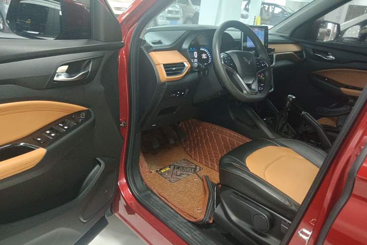 Used Wuling Hongguang S3 2018 1.5L Manual Luxury Model China V Standard Interior 3