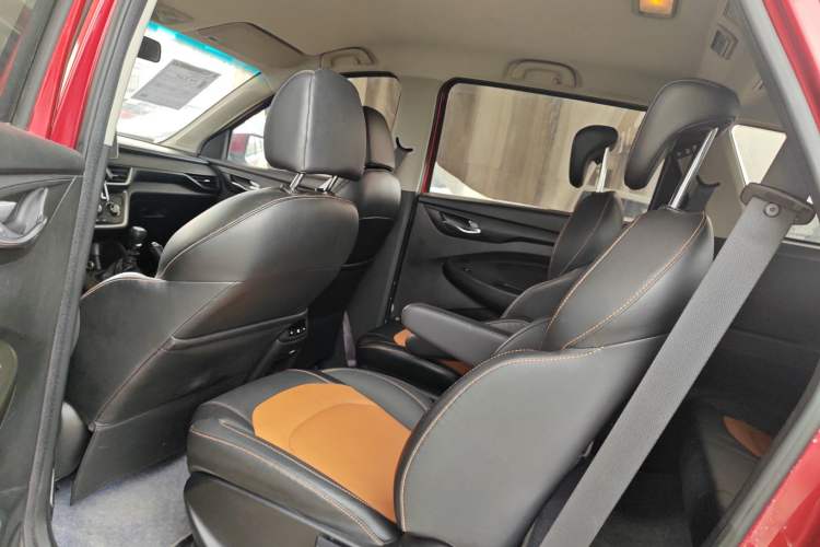 Used Wuling Hongguang S3 2018 1.5L Manual Comfort Model China V Standard Interior 4