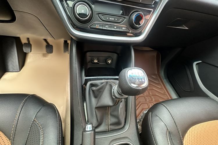 Used Wuling Hongguang S3 2018 1.5L Manual Luxury Model China V Standard Interior 9