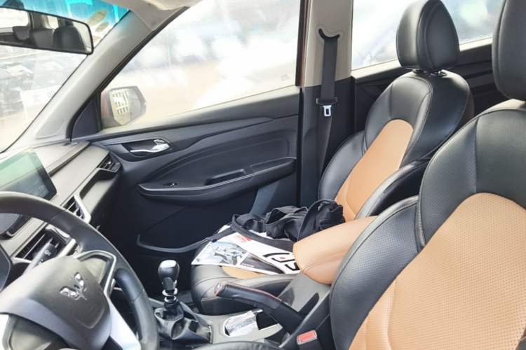 Used Wuling Hongguang S3 2018 1.5L Manual Comfort Model China V Standard Left Front Seat