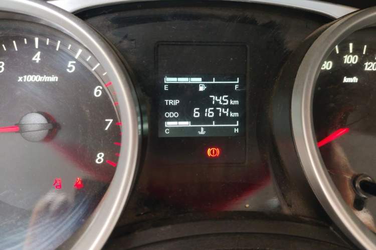 Used Wuling Hongguang S3 2018 1.5L Manual Standard Version China V Standard Odometer Close Up