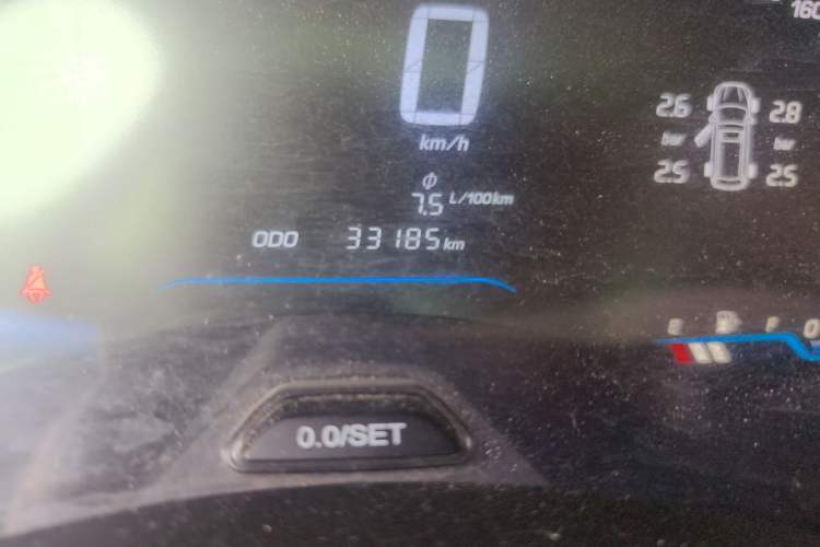 Used Wuling Hongguang S3 2018 1.5T Manual Luxury Model China V Standard Odometer Close Up