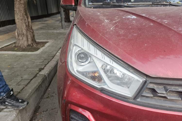 Used Wuling Hongguang S3 2018 1.5L Manual Standard Version China V Standard Right Front Headlight