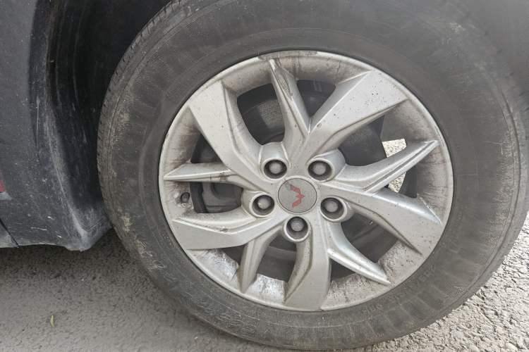 Used Wuling Hongguang S3 2018 1.5L Manual Standard Version China V Standard Right Front Wheel Hub