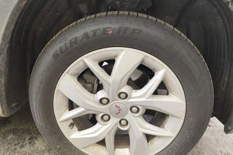 Used Wuling Hongguang S3 2018 1.5L Manual Comfort Model China V Standard Right Front Wheel Hub