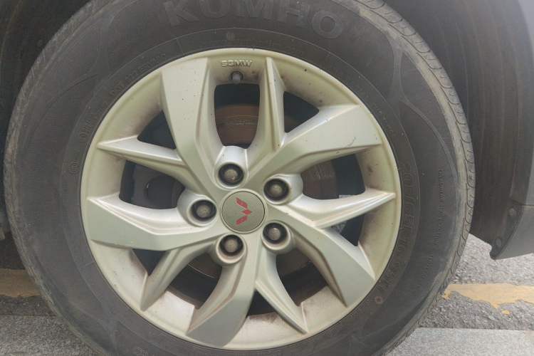 Used Wuling Hongguang S3 2018 1.5T Manual Luxury Model China V Standard Right Front Wheel Hub