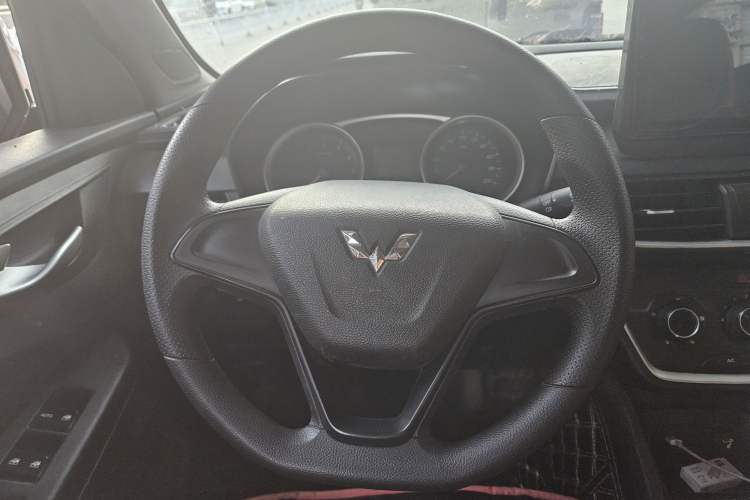 Used Wuling Hongguang S3 2018 1.5L Manual Standard Version China V Standard Steering Wheel