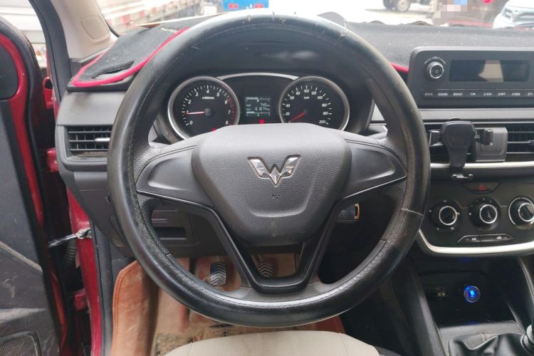 Used Wuling Hongguang S3 2018 1.5L Manual Standard Version China V Standard Steering Wheel