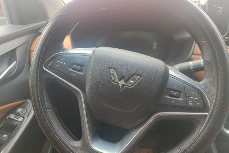 Used Wuling Hongguang S3 2018 1.5T Manual Luxury Model China V Standard Steering Wheel